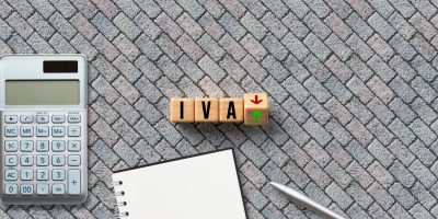 Cubes,With,Spanish,Abbreviation,For,Vat,And,Up,And,Down